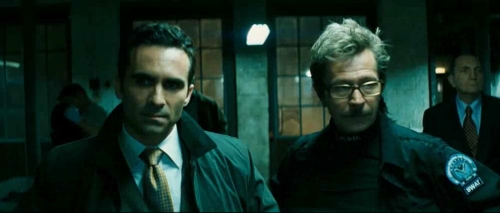 br_0712_carbonell Gotham's mayor and Lt. James Gordon in The Dark Knight