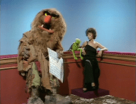 Sweetums, Kermit, and Rita Moreno in the 'Talk Spot'